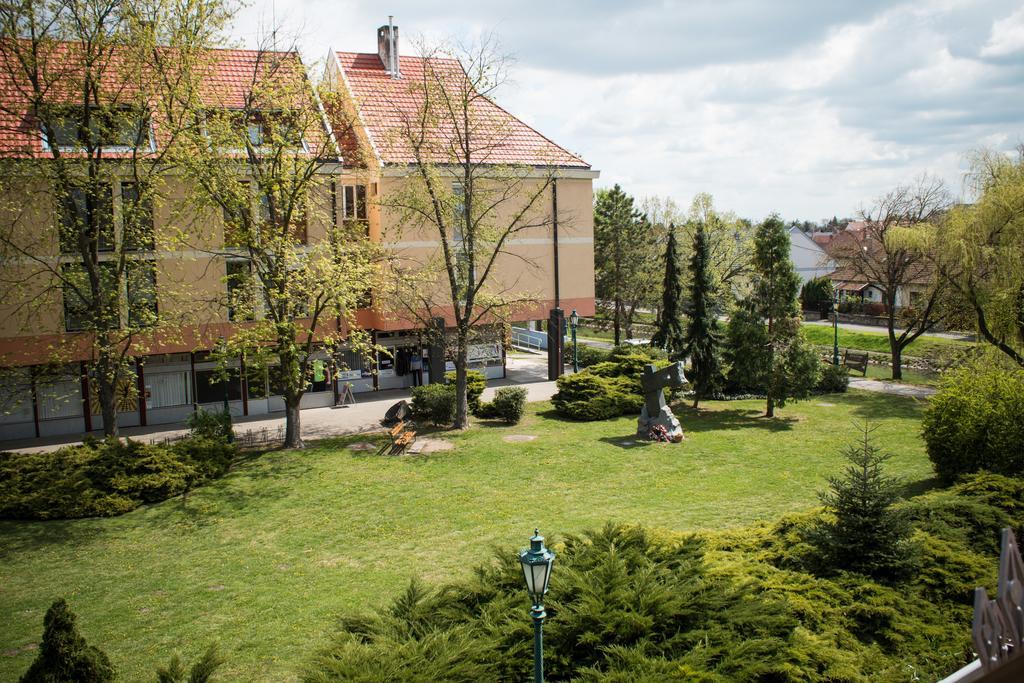 Titan Apartman Gyula Exterior photo